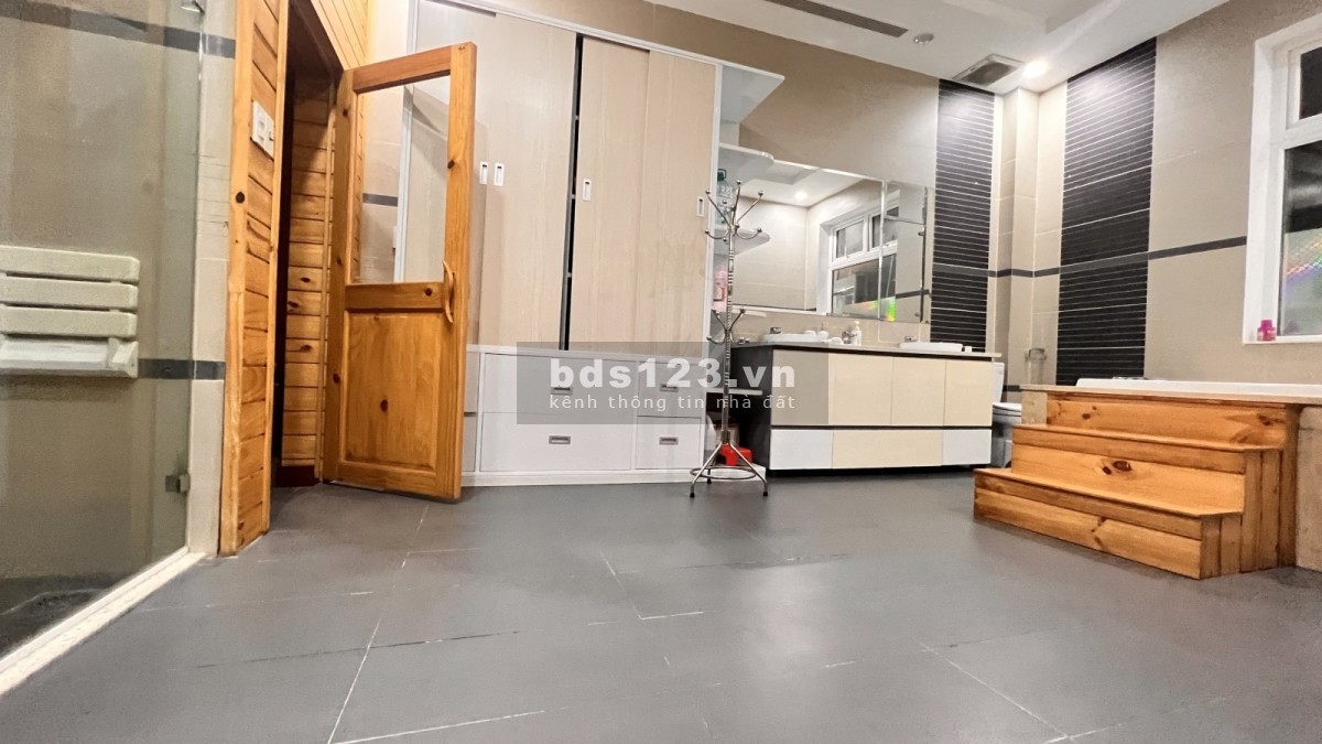 Chính chủ cần bán nhà 671.6 Nguyễn Kiệm, Phú Nhuận. Full nội thất cao cấp, thang máy 6 tầng, 59 tỷ