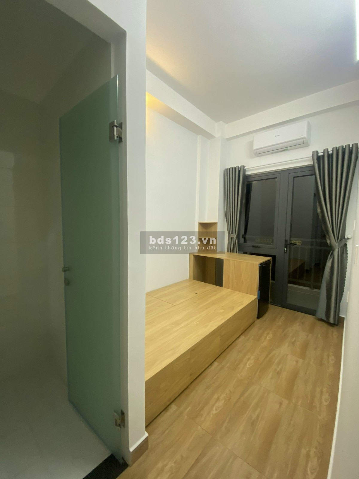 Cần cho thuê phòng ban công view Lanmark 81 Võ Oanh Bình Thạnh
