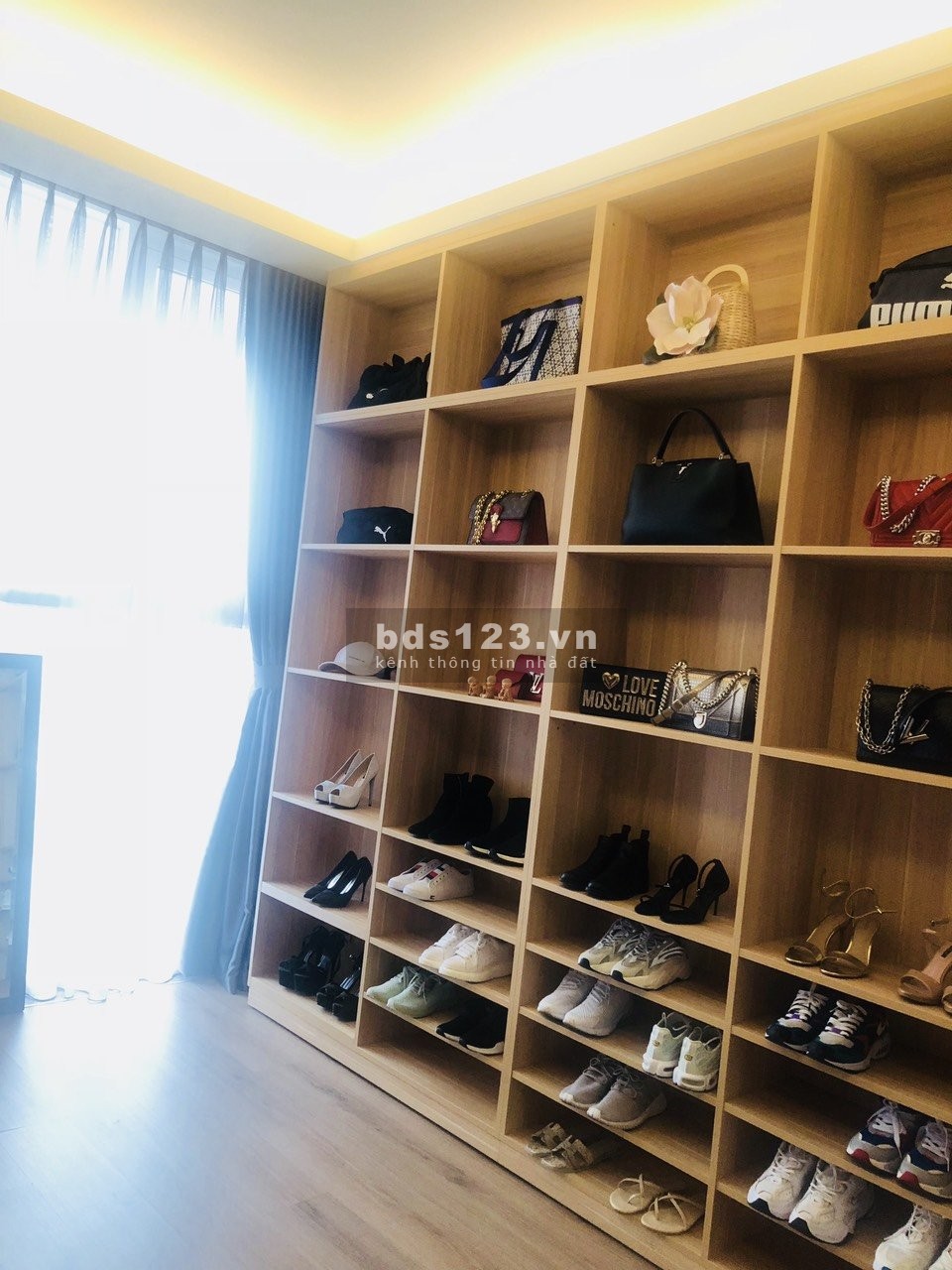 Bán căn hộ Sarica 3PN rẻ nhất thị trường 142m2.