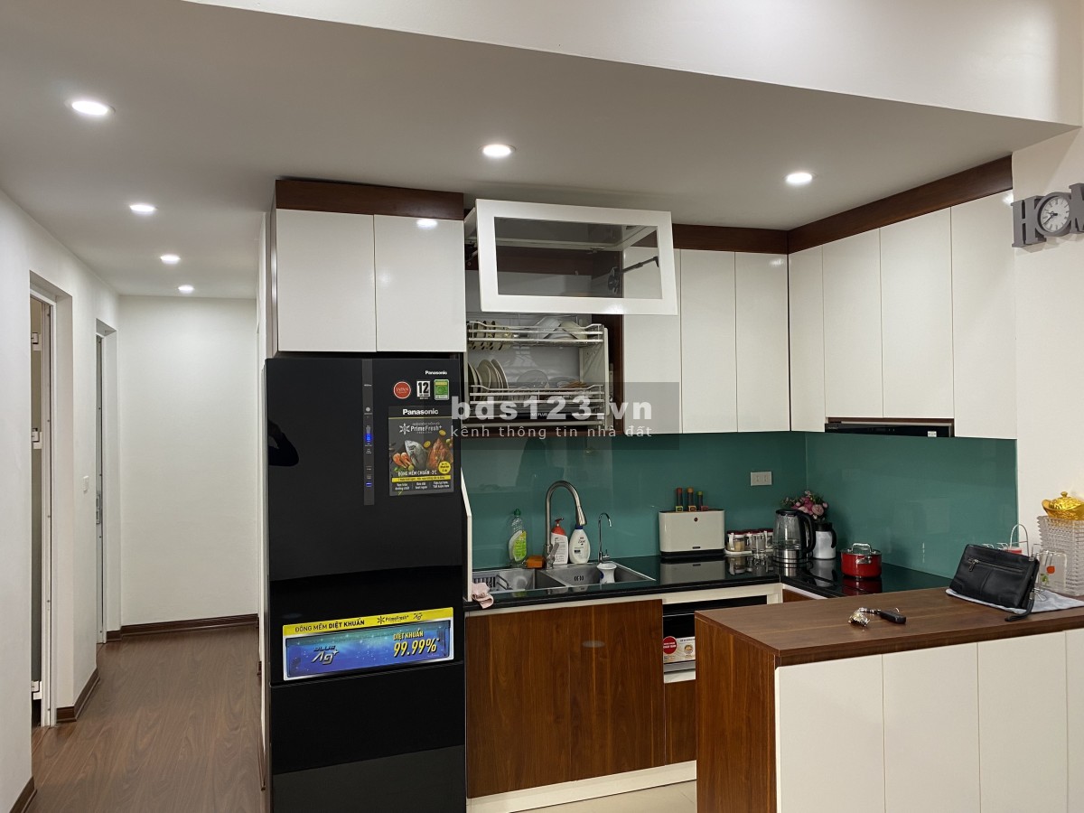 Chính chủ bán CC Nơ 1B Bán đảo Linh Đàm 3PN 87m lô góc tầng cao full nội thất 4tỷ LH: 0904788156