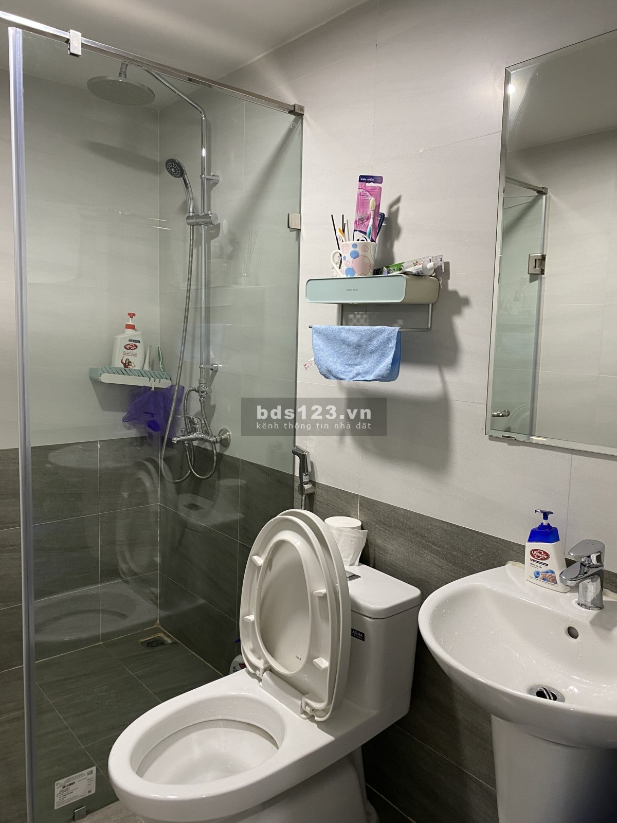 Chính chủ bán CC Nơ 1B Bán đảo Linh Đàm 3PN 87m lô góc tầng cao full nội thất 4tỷ LH: 0904788156