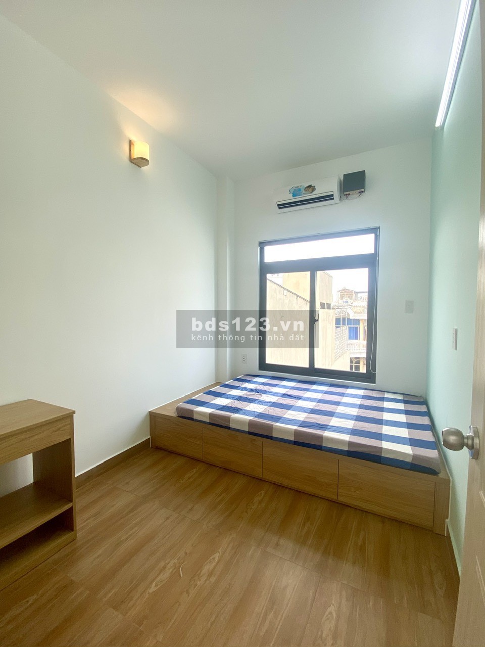 Chính chủ cho thuê phòng trọ có cửa số view Lanmarrk 81