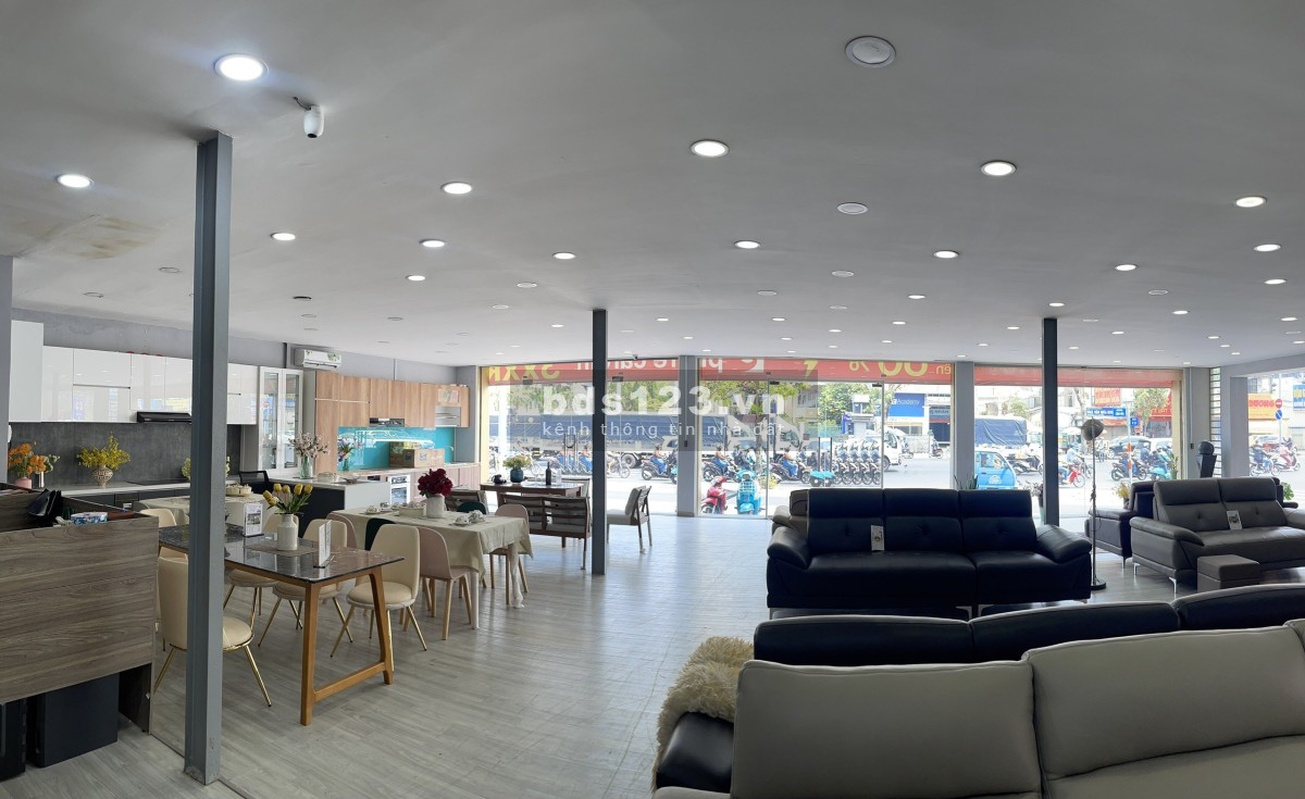 Chính chủ cần cho thuê mặt bằng 550m2 2 mặt tiền Cộng Hoà, Út Tịch Tân Bình