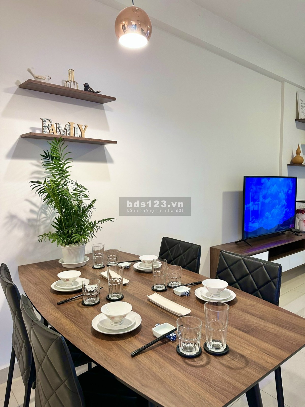 Báncăn hộ 3pn The Sun Avenue, Quận 2, có nội thất, giá siêu tốt