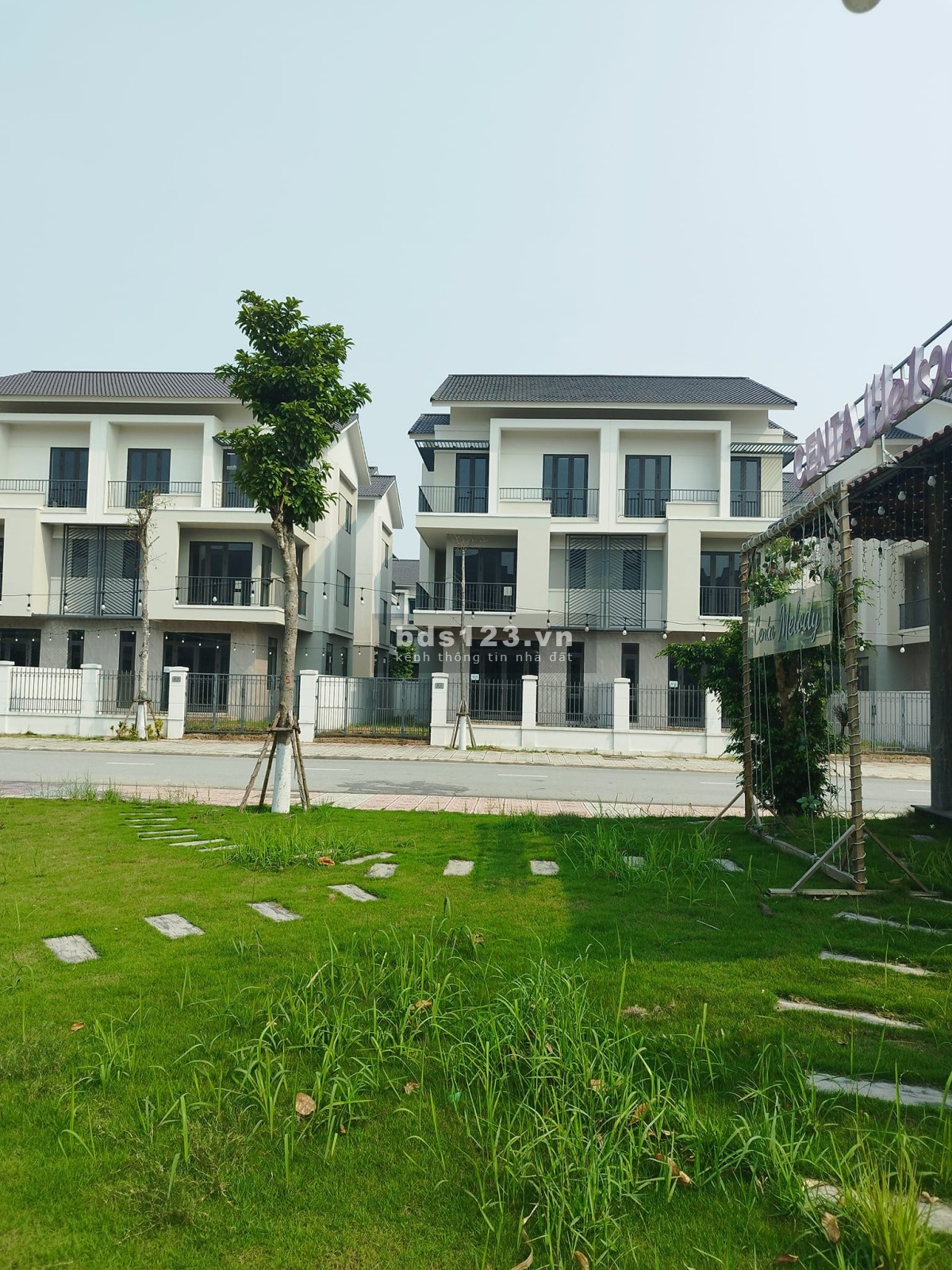 Chỉ hơn 8 tỷ sở hữu ngay biệt thự tráng lệ 180m2 tại Centa Riverside Từ Sơn