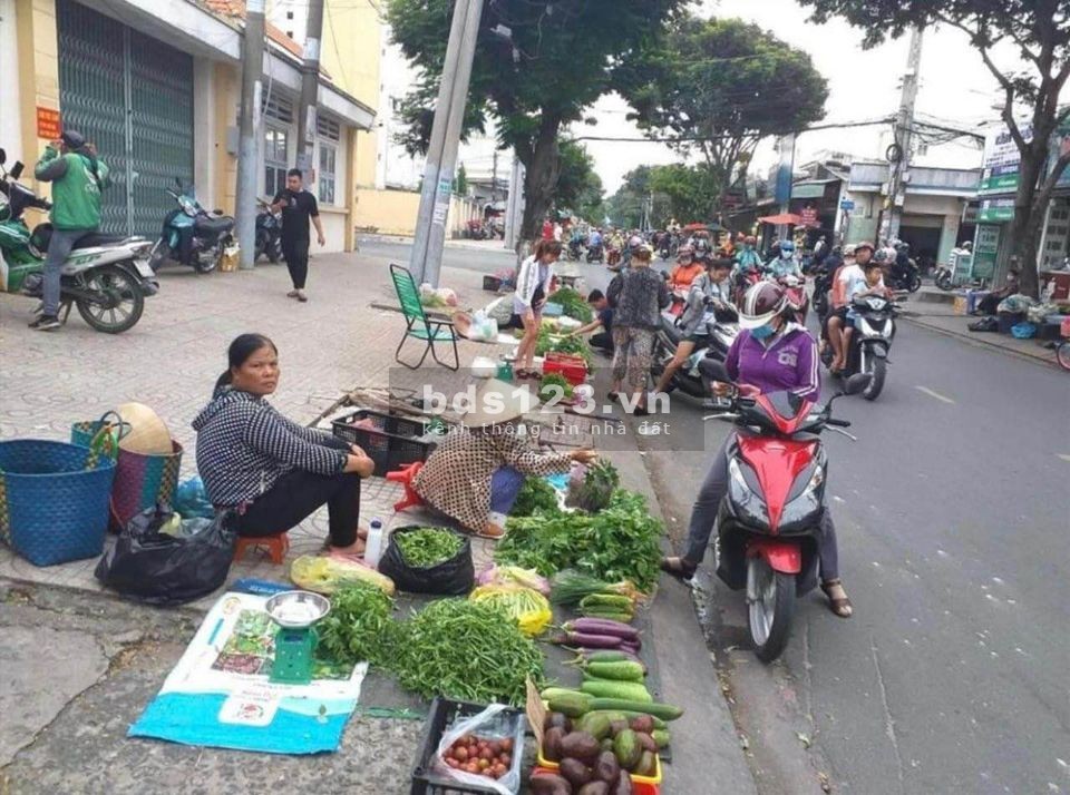 Tư liệu quý: Đất tọa vị trí đắc địa tại Hóc Môn