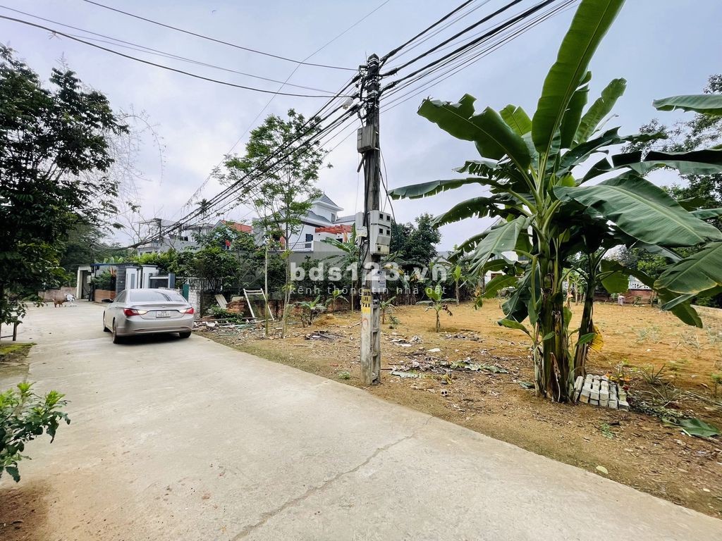 Chính chủ cần tiền bán gấp đất diện tích 76M2, đường thông 2 ô tô tránh nhau được.