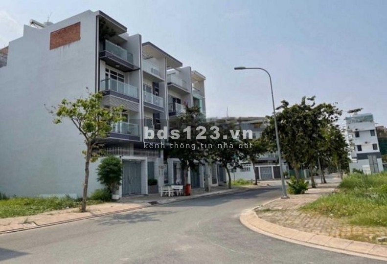 Đất Bình Thạnh, chỉ 3ty2, 50m2, sổ hồng pháp lý đầy đủ, khu dân cư an ninh và tiện ích.