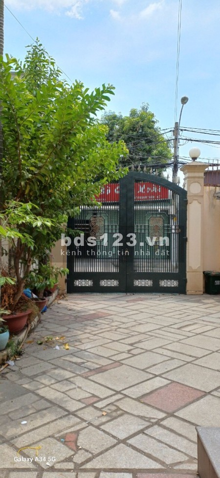 Chốt ngay biệt thự 10x27 mặt tiền đường lớn, 4pn 4wc sẵn 5 máy lạnh, giường tủ.