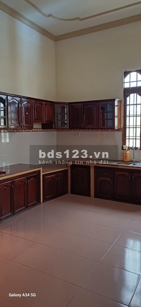 Chốt ngay biệt thự 10x27 mặt tiền đường lớn, 4pn 4wc sẵn 5 máy lạnh, giường tủ.