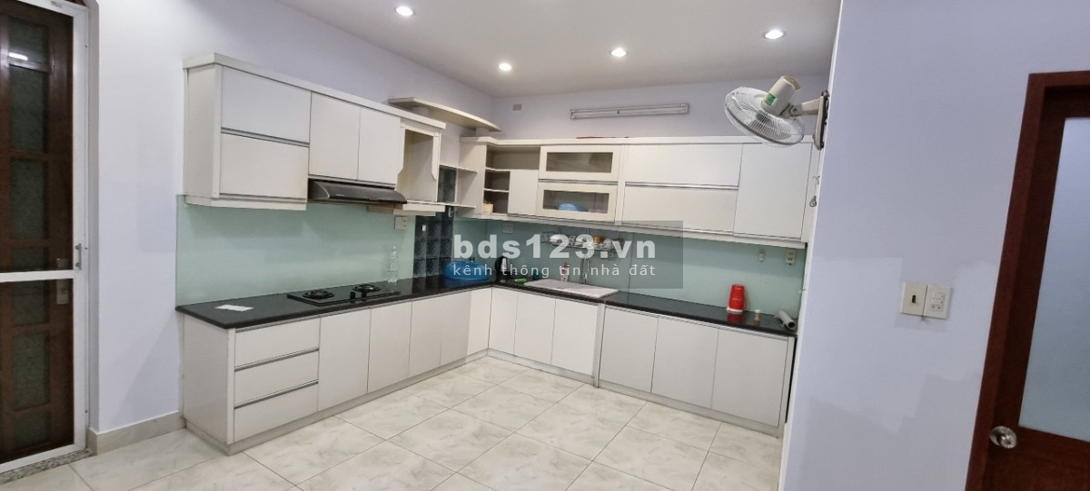 Nhà kdc Tam Phú, sát Tô Ngọc Vân, 1 trệt 3 lầu, 4pn 4wc
