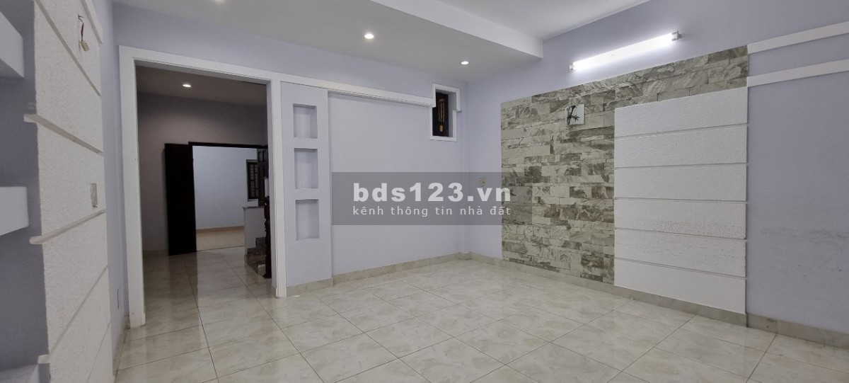 Nhà kdc Tam Phú, sát Tô Ngọc Vân, 1 trệt 3 lầu, 4pn 4wc
