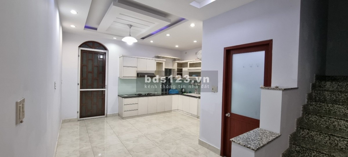 Nhà kdc Tam Phú, sát Tô Ngọc Vân, 1 trệt 3 lầu, 4pn 4wc