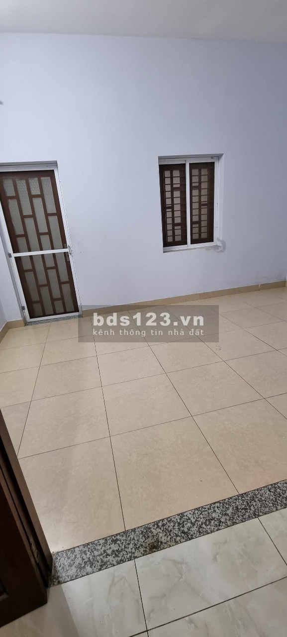 Nhà kdc Tam Phú, sát Tô Ngọc Vân, 1 trệt 3 lầu, 4pn 4wc