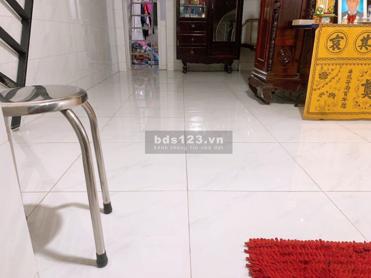 Gần trường Đại học Ngân hàng - Diện tích 43M2, 2 tầng, giá 2.4 tỷ