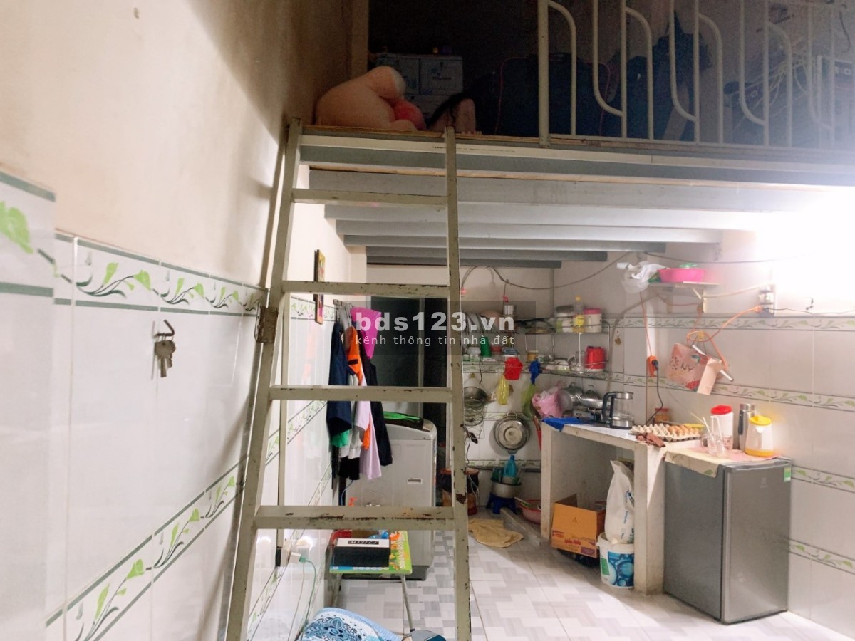 Gần trường Đại học Ngân hàng - Diện tích 43M2, 2 tầng, giá 2.4 tỷ