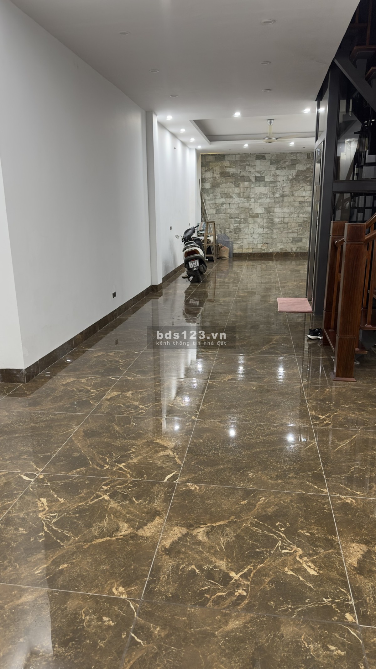 Cần cho thuê văn phòng tiện kinh doanh ngay tầng 1 và tầng 2 tại 80/180 Nguyễn Lương Bằng, Đống Đa