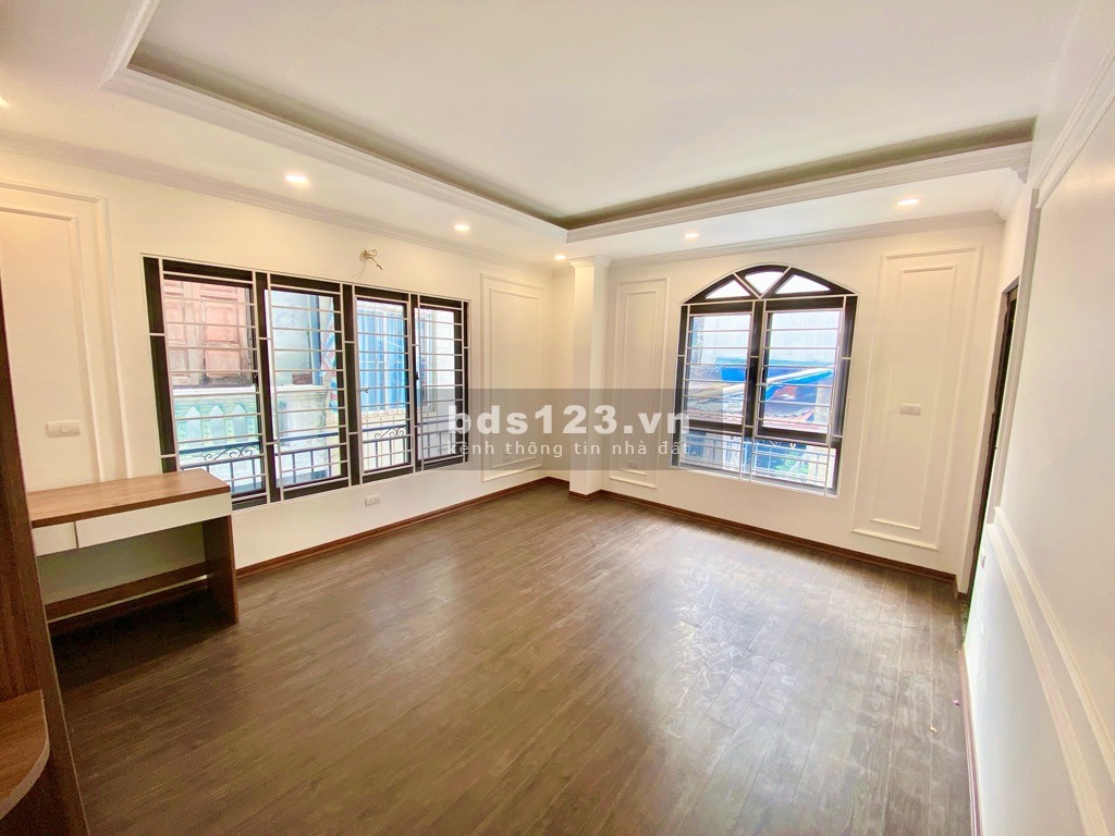 Bán nhà Khương Đình, Thanh Xuân, diện tích 40MX6, MT 4.8M, nhỉnh 6 tỷ, thang máy, 2 thoáng