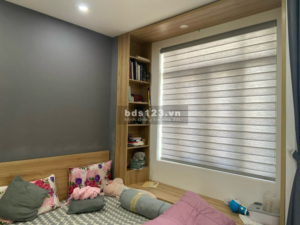 Cho thuê nahf mặt tiền Thảo Điền - quận 2 - 5 phòng ngủ phù hợp để ở