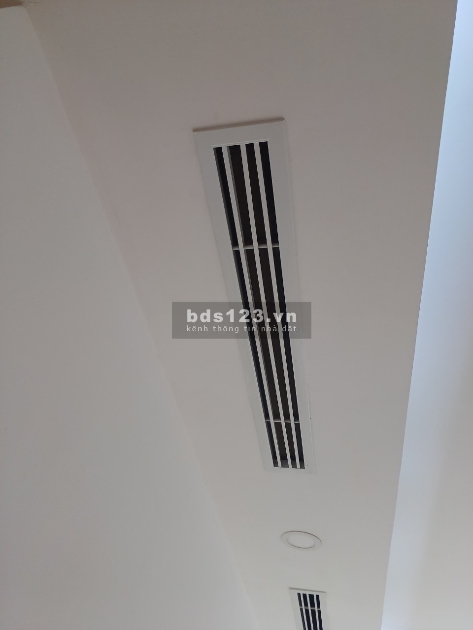 Paragon Cầu Giấy. Vàng trong vàng. Trả: 2,1 tỷ ở ngay. ~100m2. Góc. 18th lãi 0%. Cho thuê: ~25tr/th