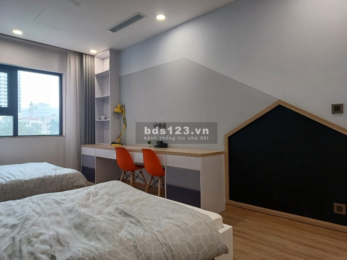 Paragon Cầu Giấy. Vàng trong vàng. Trả: 2,1 tỷ ở ngay. ~100m2. Góc. 18th lãi 0%. Cho thuê: ~25tr/th