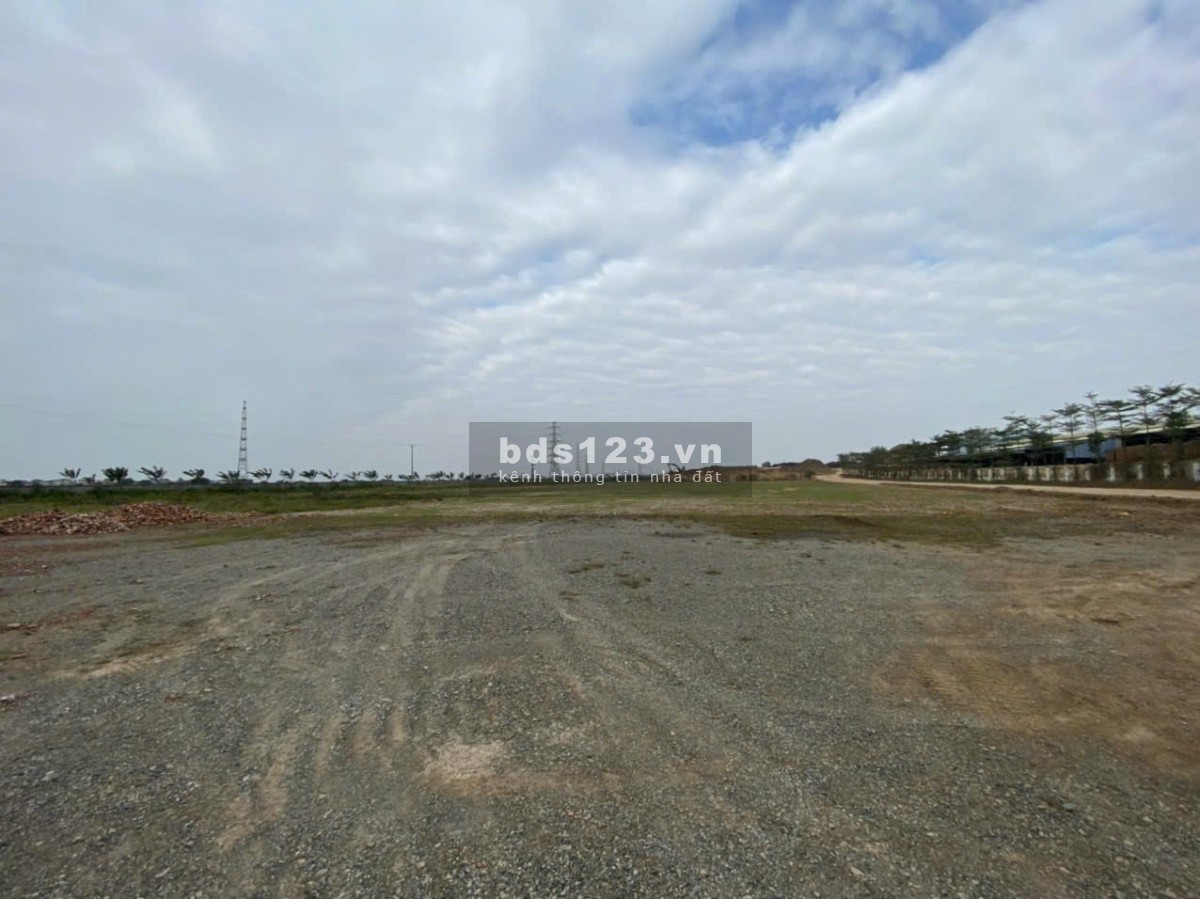 Bán đất kho xưởng Hưng Yên mặt đường QL39A S=1.2ha vuông, đẹp giá 3.2tr/m2