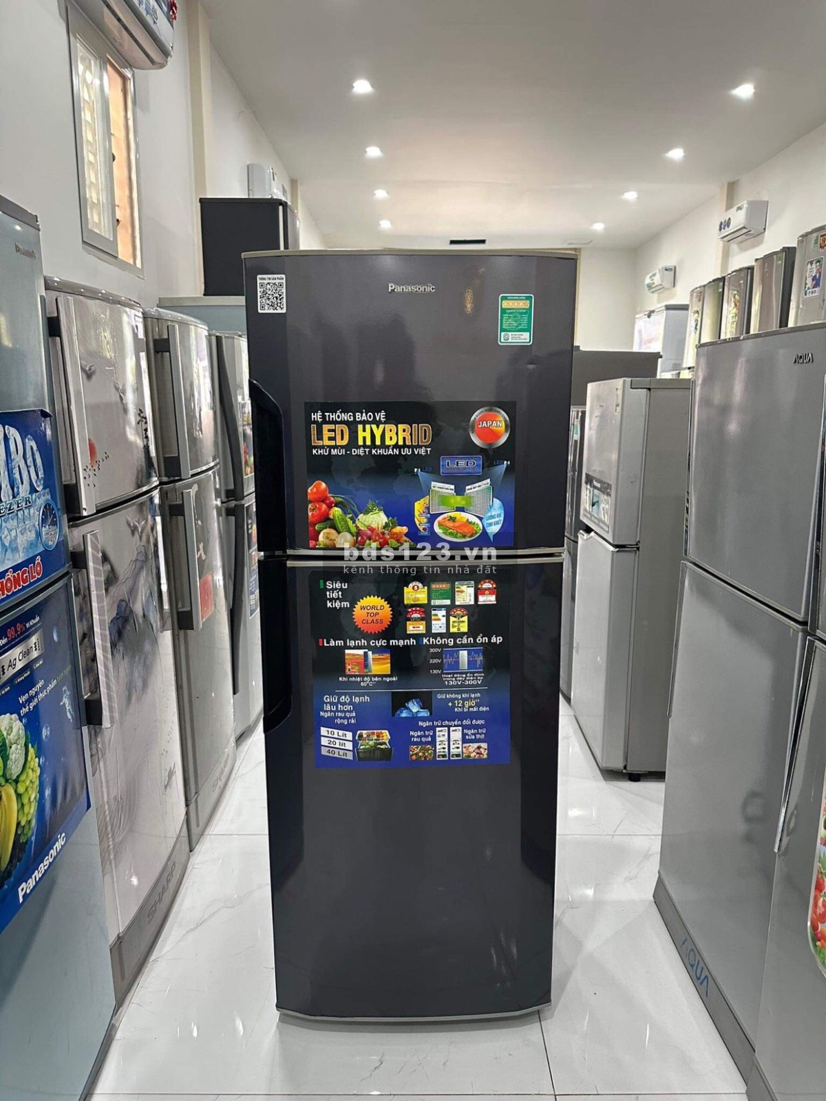 Phòng 30M2, full nội thất, 2 ban công, 2 nệm, 1 máy lạnh 1.5HP, tủ lạnh, lò vi sóng 4.5 triệu/ tháng