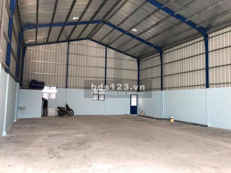 Chính chủ cho thuê kho diện tích 320m2, phường An Phú Đông, quận 12.