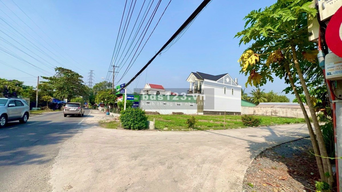Lô góc 2 mặt tiền NguyễnTthị Rành, Nhuận Đức 7.61X26.97 thổ cư giá 3 tỷ xxx gần Vành Đai 4