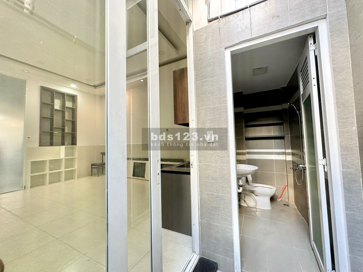 Cho thuê phòng rộng 30m2 ở tối đa 4 người đường số 18 Hiệp Bình Chánh Thủ Đức gần Gigamall