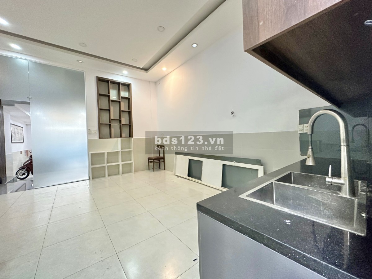 Cho thuê phòng rộng 30m2 ở tối đa 4 người đường số 18 Hiệp Bình Chánh Thủ Đức gần Gigamall