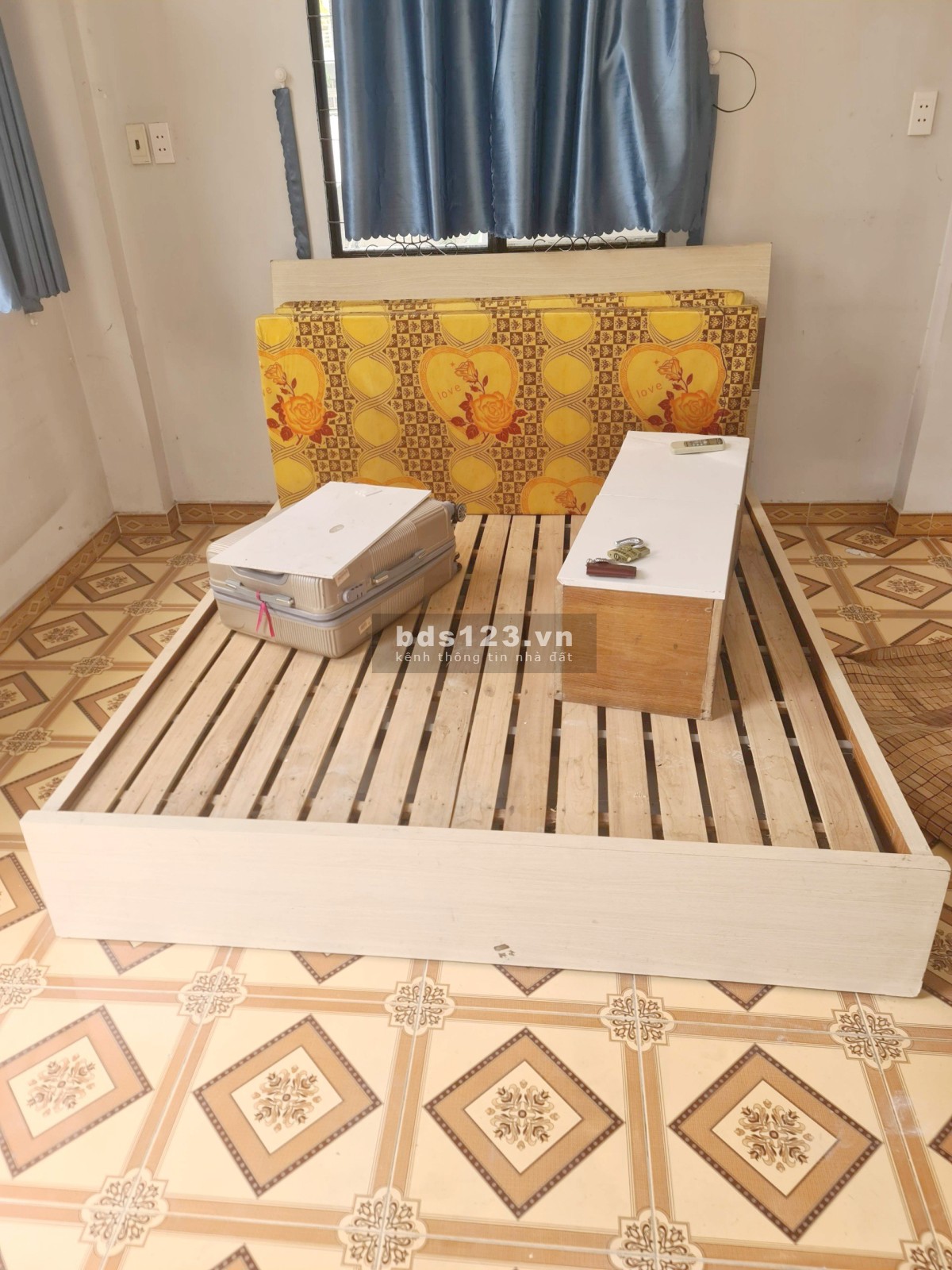 Cho thuê lầu 1 có lối đi riêng quận Tân Phú sát chợ Tân Hương diện tích ngang 5 x dài 7 có ban công