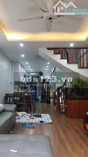 Bán nhà phố Trần Quý Cáp, ô tô tránh, ngõ kinh doanh, 2 thoáng, MT rộng, 50Mx5T, chỉ 12 tỷ