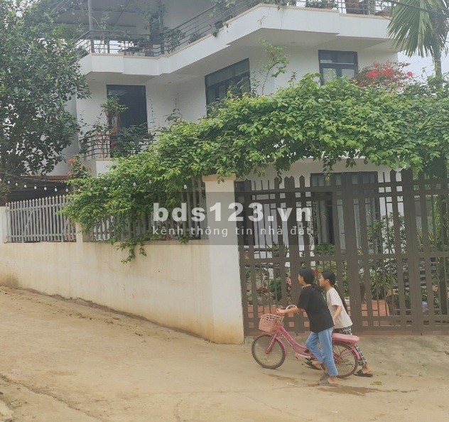 Bán 408M2 đất đô thị thánh phố Hòa Bình lô góc 2 mặt đường