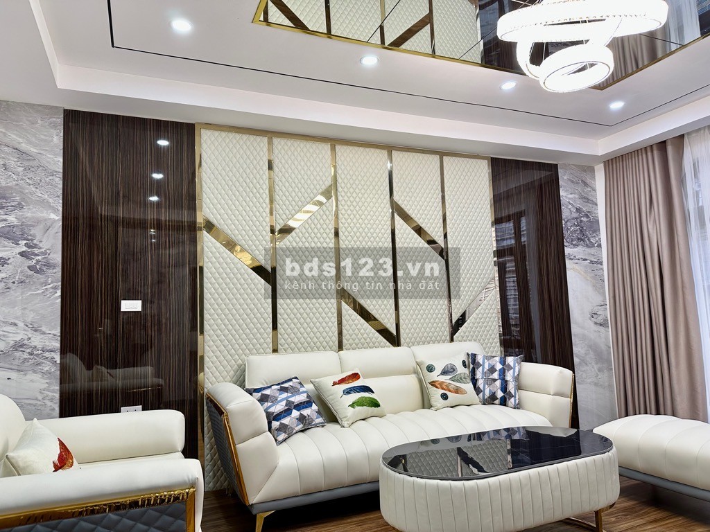 Bán nhà phố Láng Hạ, có thang máy, nội thất nhập 50Mx7T, chỉ 11 tỷ