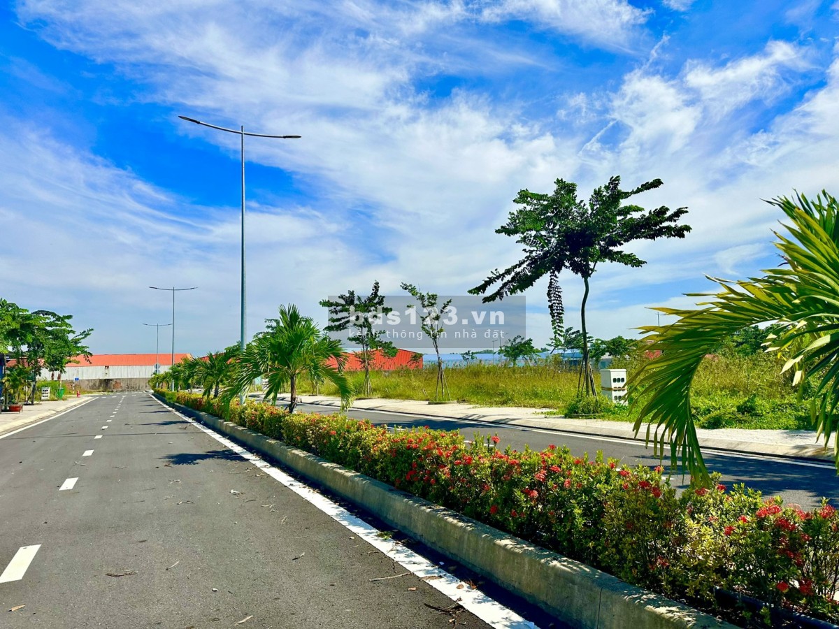 Kẹt tiền Bán đất nền giá ngộp tại Đức Hòa chỉ 1 tỷ3, 90m2 có sổ hồng riêng