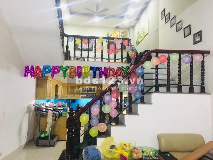 Tặng toàn bộ nội thất, nhà 4 tầng, 1 tum tại Kim Giang