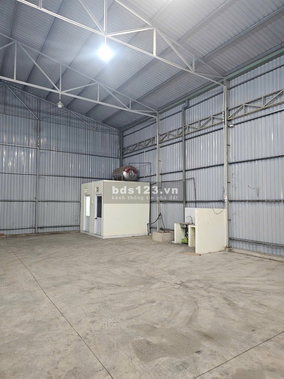 Cho thuê kho xưởng diện tích 1000m2 Vườn Thơm, Bình Lợi, Bình…
