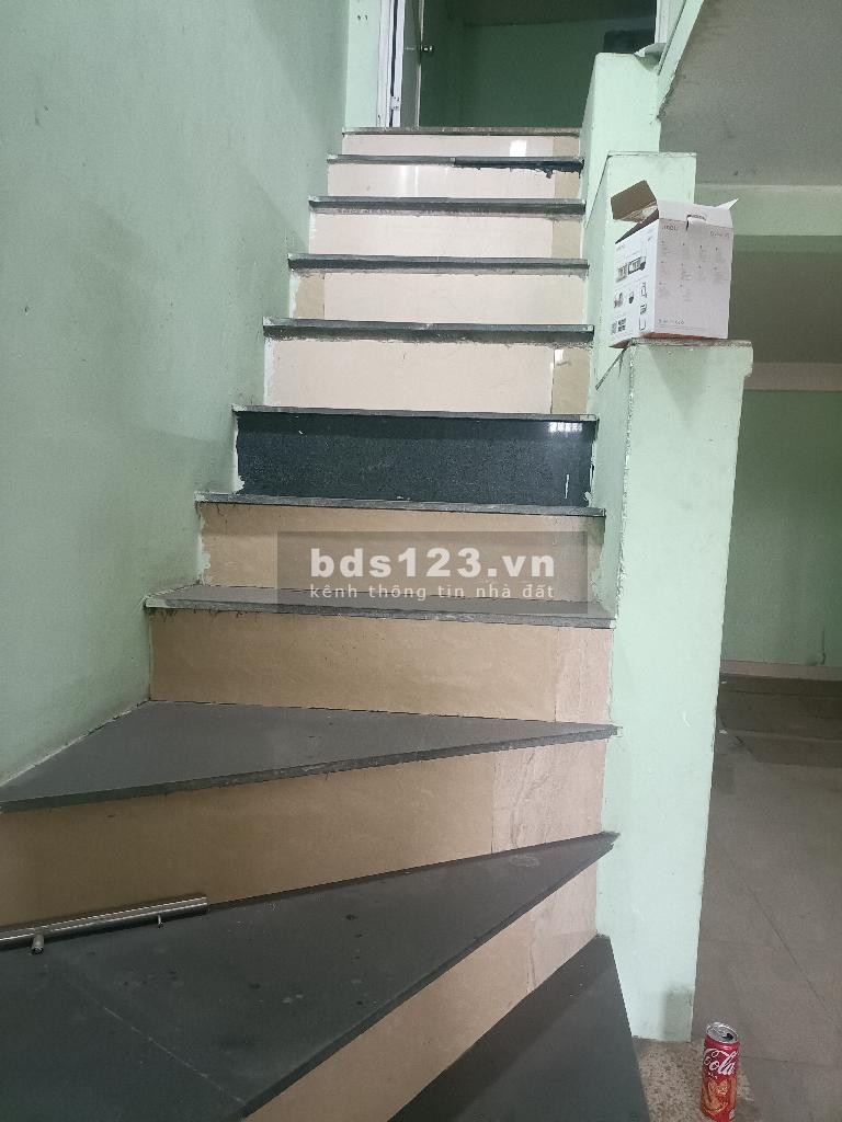 Bán nhà mặt tiền diện tích 80M2 Phú Hữu, TP Thủ Đức - Nhỉnh 4 tỷ, TL mạnh