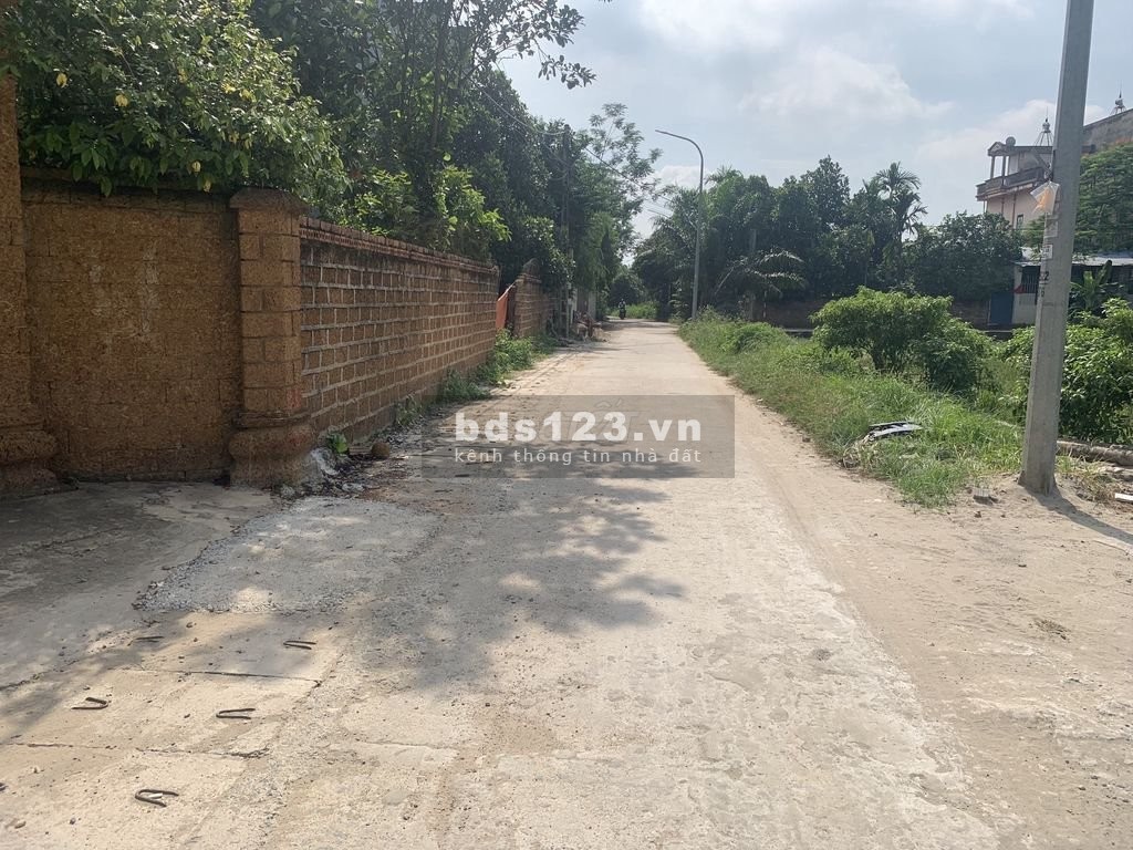 Anh trai em cần bán gấp thửa đất xây trọ giá 26.5tr/m2 đầu thôn 3