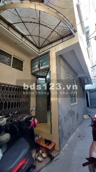 Bán nhà Bạch mai, 3Tầng, đúc BTCT kiên cố, cách 10m nhà ra mặt phố, 30m2, 3,5tỷ còn thương lượng
