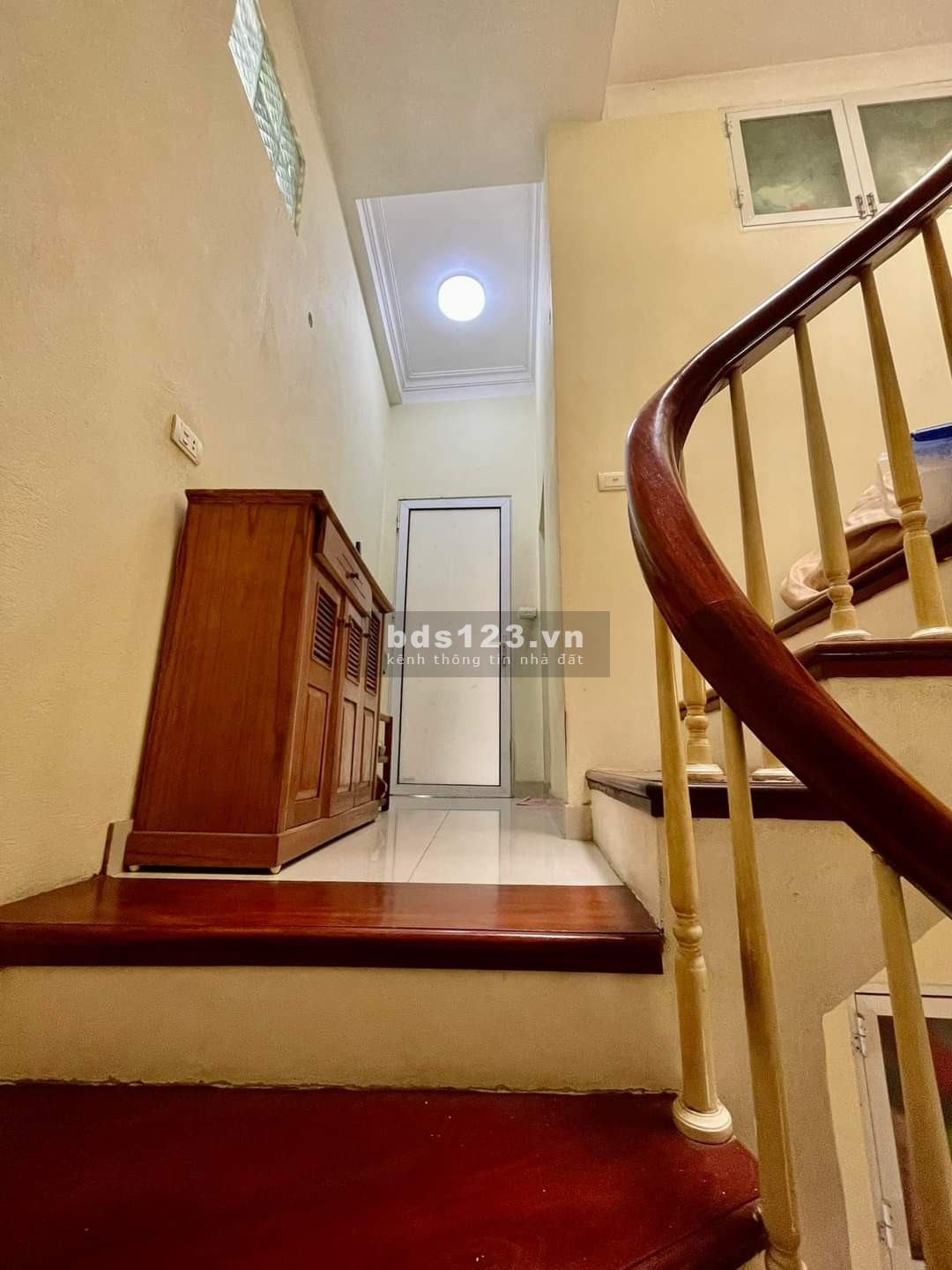 Bán nhà Yên Nghĩa, Hà Đông, Dt 40m2, 5 tầng, nhà đẹp ở ngay, gần kdt Đô Nghĩa giá 3 tỷ 6.