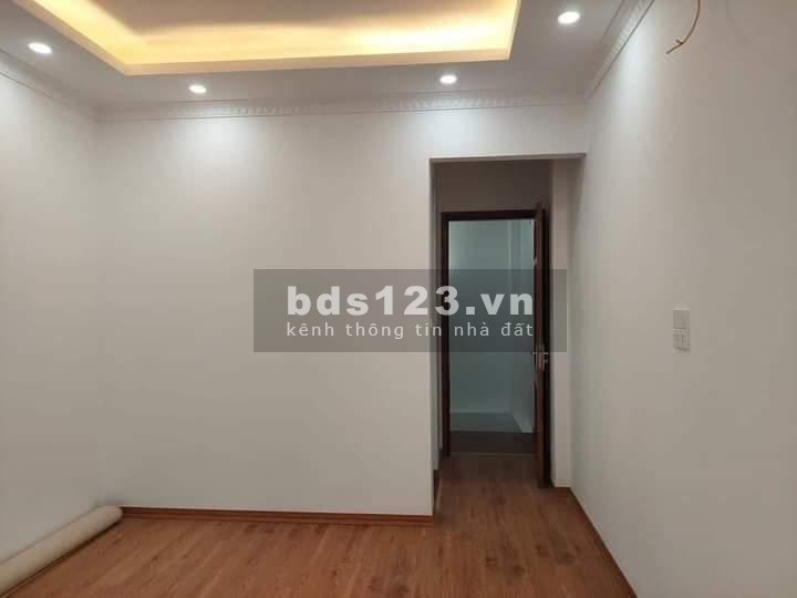 Hoàng Hoa Thám, Nhà mới ở thích, Ngay sát phố, 40m2x5T 5.9 tỷ