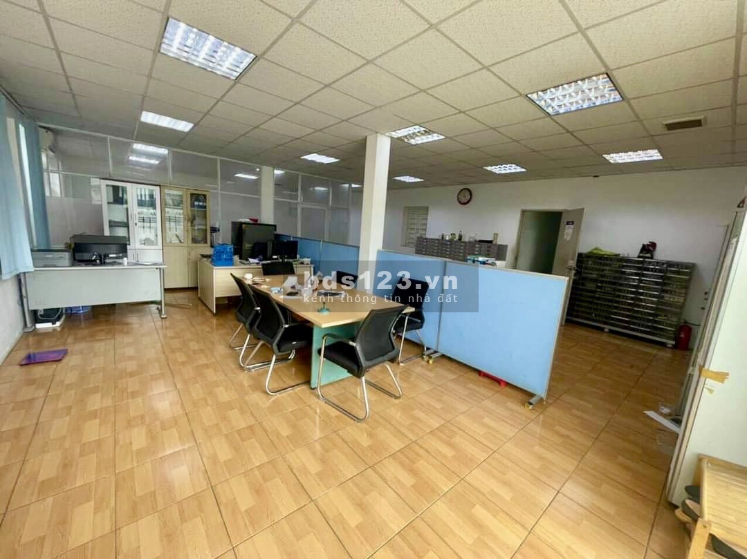 Bán xưởng Quận 12. Đã có kết cấu. Pháp lý rõ ràng, 1,070m2 1/ Hiệp Thành