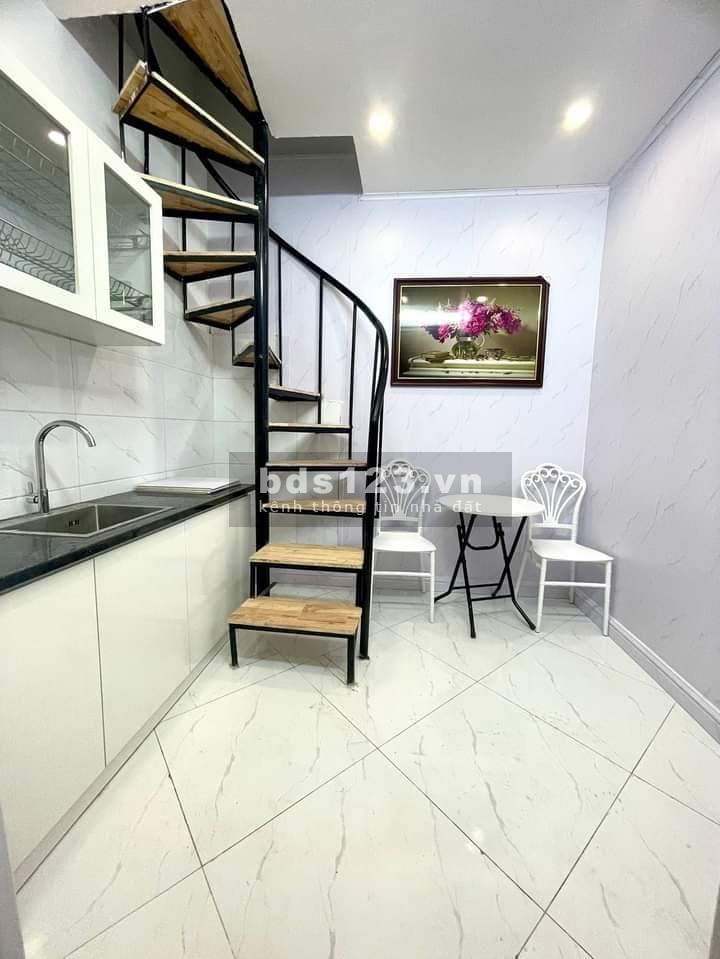 Bán nhà gần đường ô tô Tân Mai, Hoàng Mai 12m, 4 tầng, mt 3.1m, giá 1.65 tỷ.