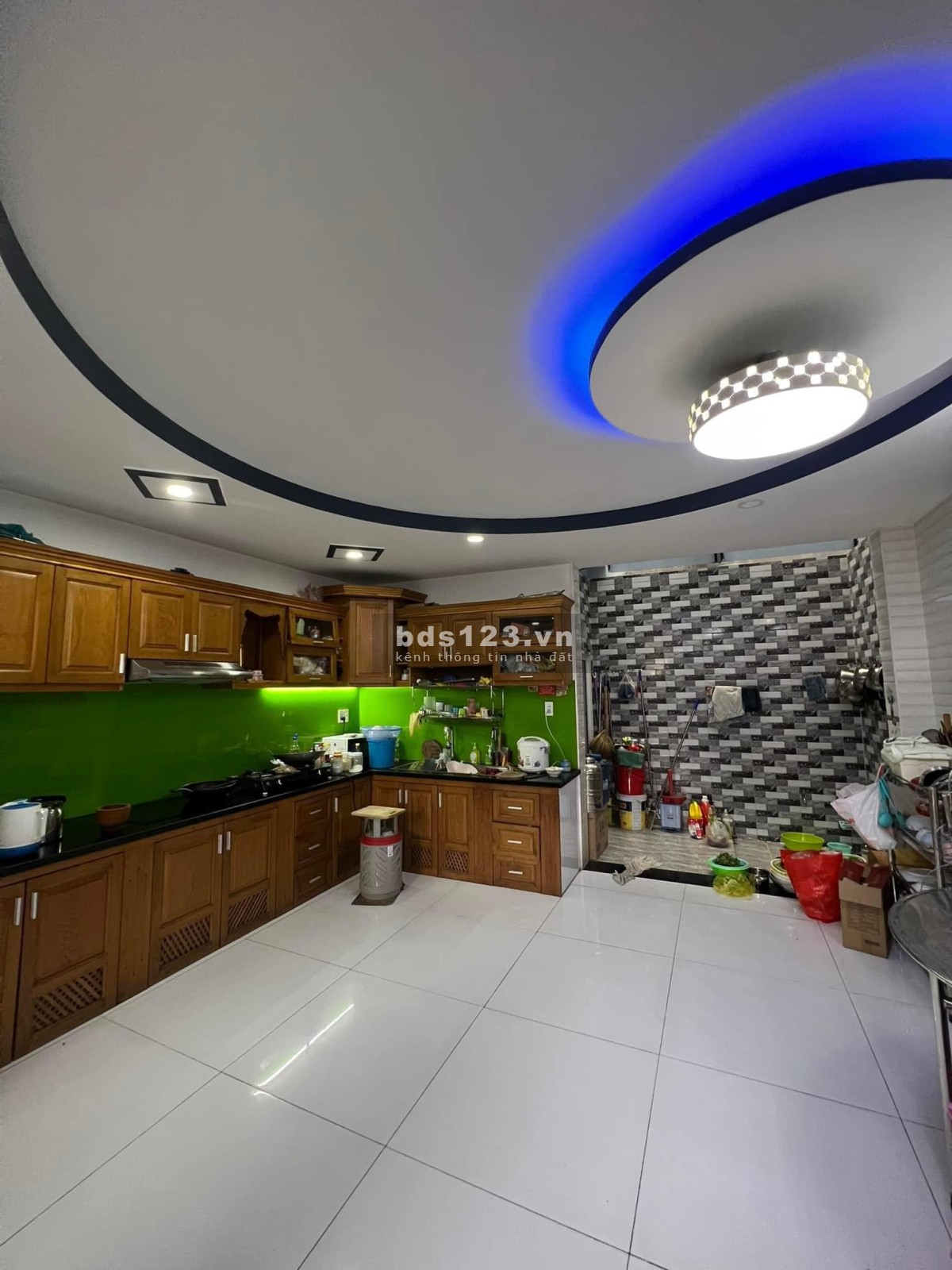 Chủ nhà BÁN GẤP, Nhà Q3, đường 2 Bà Trưng, 1trệt 2 lầu. 3PN, siêu đẹp 61m2 BÁN RẺ chỉ 4ty2