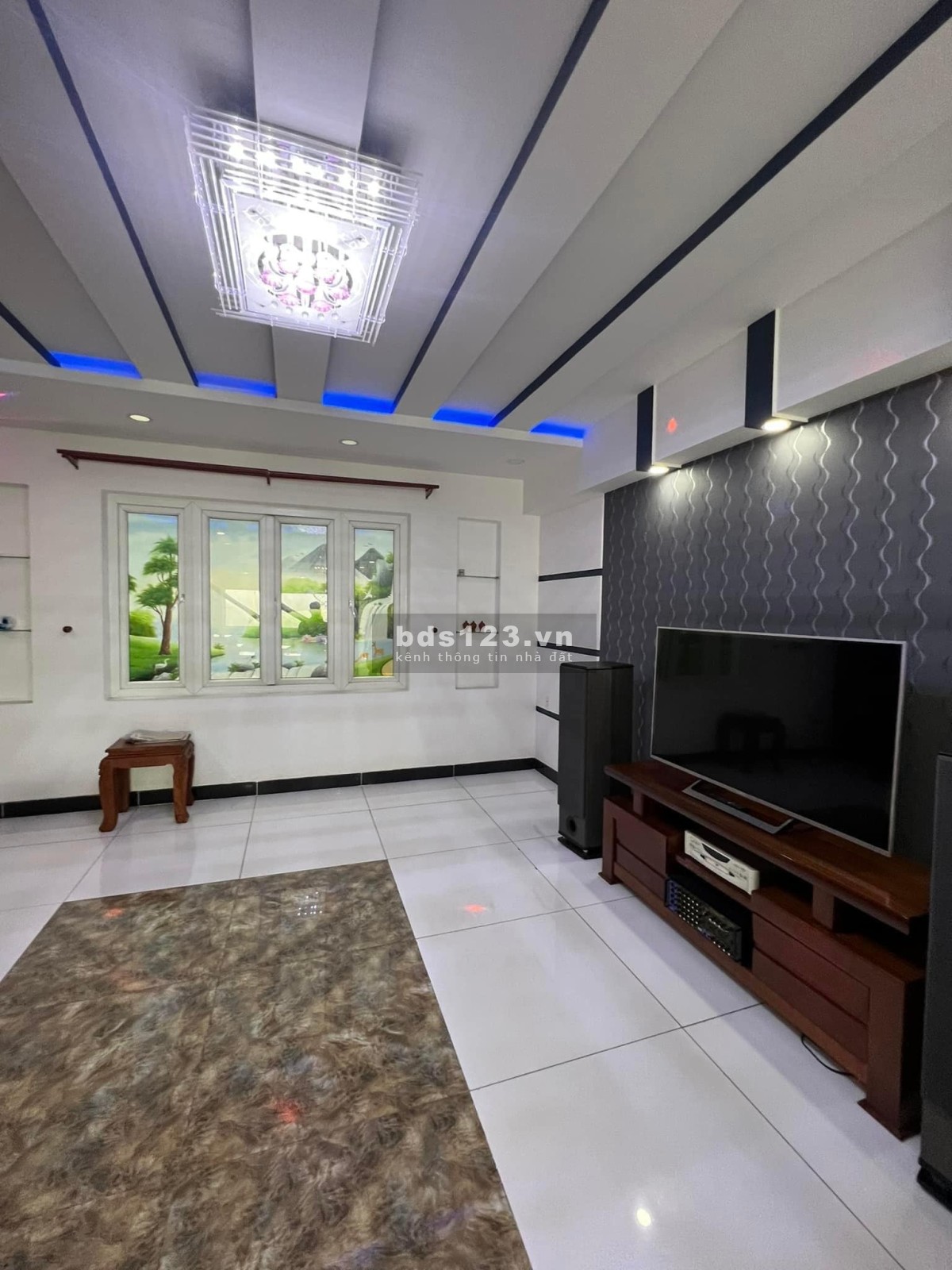 Chủ nhà BÁN GẤP, Nhà Q3, đường 2 Bà Trưng, 1trệt 2 lầu. 3PN, siêu đẹp 61m2 BÁN RẺ chỉ 4ty2