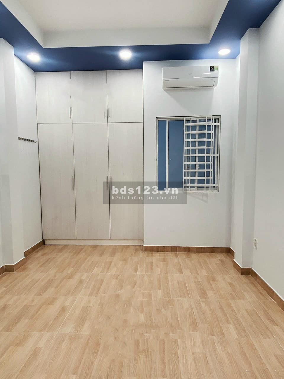 Bán Nhà nhỏ xinh, tài chính hấp dẫn chỉ với 2ty6 cho 33m2 tại Q11, 1trệt 2 lầu, sổ hồng đầy đủ.