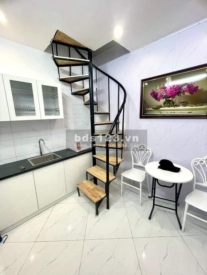 Bán nhà gần đường ô tô Tân Mai, Hoàng Mai 12m, 4 tầng, mt 3.1m, giá 1.65 tỷ.