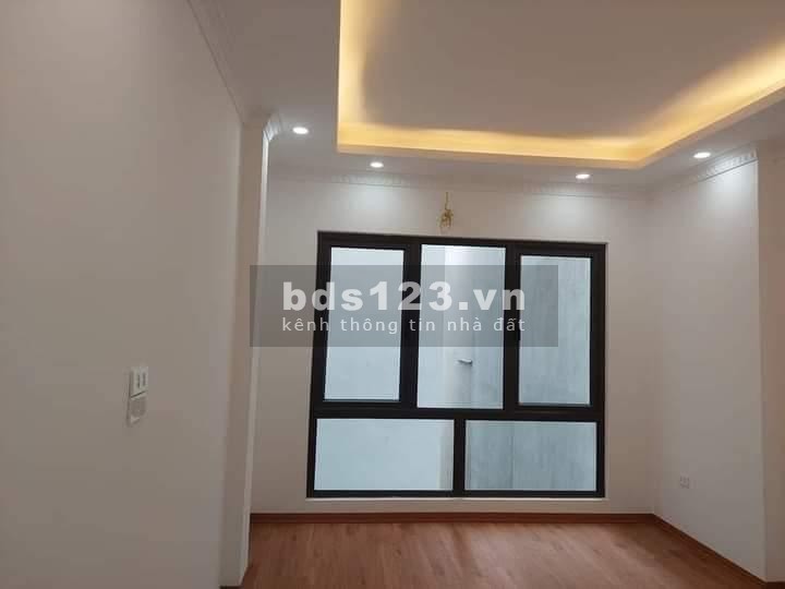 Hoàng Hoa Thám, Nhà mới ở thích, Ngay sát phố, 40m2x5T 5.9 tỷ
